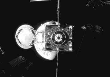 Первая в истории стыковка на орбите захоронения: космический аппарат MEV-1 завершил миссию, продлив работу спутника Intelsat 10-02 вдвое