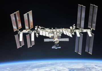 419 километров над Землей: «Прогресс МС-30» поднял МКС на 2 километра