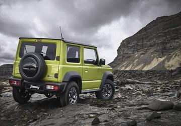 В России сильно подешевели Suzuki Jimny 2025 — теперь всего от 2,5 млн рублей