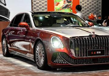 Замена Bentley и Mercedes-Maybach официально выйдет в России: продажи премиального седана Hongqi L1 стартуют осенью 2025