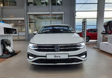 Дилеры начали завозить в Россию новейшие Volkswagen Bora 2024-2025 годов