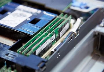 Samsung прощается с DDR4 ради DDR5 и HBM: крупнейший производитель памяти DDR4 прекратит ее выпуск к концу 2025 года