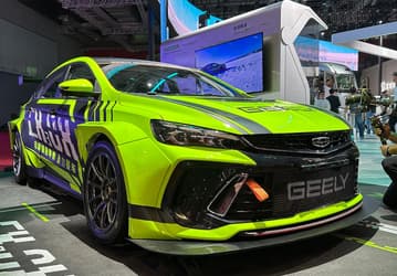 Geely представила спиртовой спорткар Binrui Cool: чистый метанол и 250 л.с.