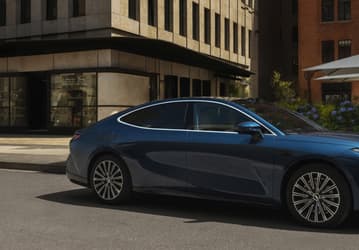 Крутая альтернатива Toyota Camry от Geely: недорогой 5-метровый Geely Galaxy Starshine 8 с запасом хода до 1600 км на баке бензина представят 9 мая