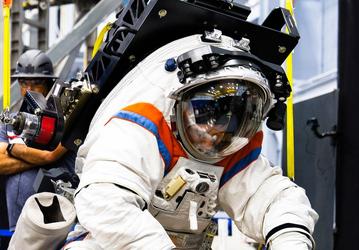 Луна на грани возможного: как NASA испытывает скафандры миссии Artemis III в условиях экстремального холода