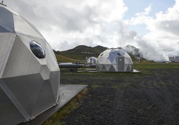 Учёные из Университета Массачусетса запустили эксперимент LOCNESS по «удобрению» океана щёлочью — метод способен нейтрализовать выбросы, но требует проверки на безопасность