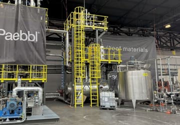 CO2 теперь в стенах домов: стартап Paebbl запустил крупнейший завод по превращению выбросов в стройматериалы