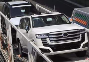 Toyota наконец-то «допилила» Land Cruiser 300: внедорожник получил мощную гибридную систему, как у Toyota Tundra