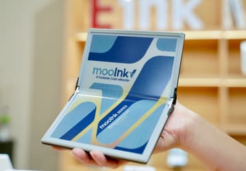 Первая в мире складная электронная книжка. Readmoo mooInk V получила самый современный экран E Ink