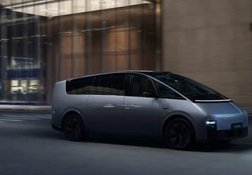 В России начала продавать новейшие Li Auto Mega 2025. Можно сэкономить более 2 млн рублей, выбрав машину с небольшим пробегом