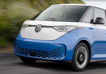 Новейший минивэн Volkswagen ID. Buzz оказался слишком широким для двух человек, теперь компания будет это исправлять