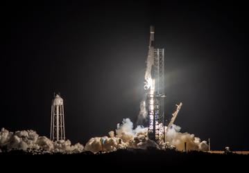 Доля Starlink вот-вот превысит 80% всех активных спутников, а рекордный ускоритель Falcon 9 совершил 100-ю посадку на корабль A Shortfall of Gravitas