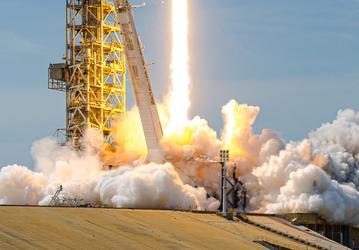 Falcon 9 Block 5 полетит в космос в 28-й раз. Ракета празднует день рождения