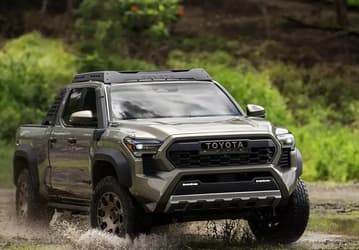 Toyota Tacoma 2025 едет в Россию: крутой внедорожник с мощной силовой установкой, 8-ступенчатым «автоматом» и полным приводом — за 9,5 млн рублей