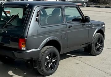 Lada Niva встала на паузу: АвтоВАЗ не может выпускать модель из-за нехватки деталей