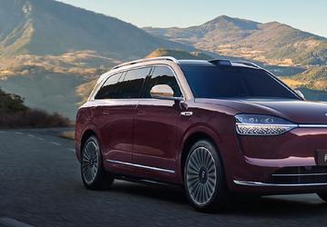 Доступный аналог Mercedes-Benz GLS и BMW X7 с запасом хода до 1500 км и другие машины от Huawei раскупают как горячие пирожки: за пять дней майских праздников продано более 22 000 машин Aito