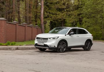 Honda HR-V в новом образе доступны в России с 3-летней гарантией. Но без гарантии за эти деньги можно купить две такие же Honda Vezel