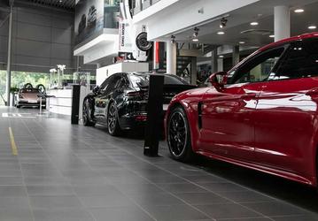 Из-за долгов Volkswagen в Москве арестовали салон Porsche
