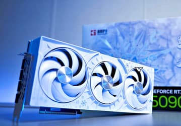 Всё, больше у китайцев нет вообще никакой RTX 5090. Nvidia прекратила поставки RTX 5090D, и не сможет предложить ей замену для рынка Поднебесной