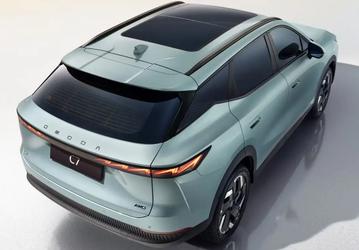 Конкурент Haval F7 и Geely Atlas с полным приводом и официальной гарантией: в России начались продажи Omoda C7