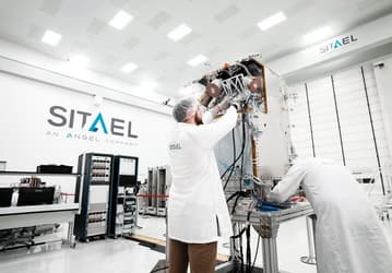 Новая звезда в спутниковые «созвездия»? Итальянская компания Sitael начала производство модульных спутников Empyreum