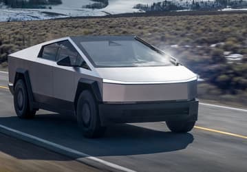 Бронированный пикап Илона Маска никому не нужен? Запасы нераспроданных Tesla Cybertruck превысили 10 000 машин, Tesla может приостановить производство этой модели 