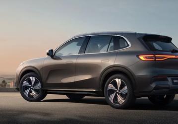 Первый Geely для России с ресурсом 1 млн км быстро ворвался в топ самых продаваемых электромобилей: он опередил Xiaomi SU7 и Zeekr X