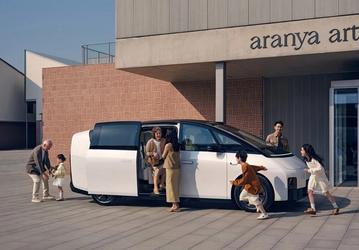 У Li Auto, которая официально вышла на рынок России, появился новый семейный минивэн с поворотными креслами: поставки Li Mega Home начинаются в Китае