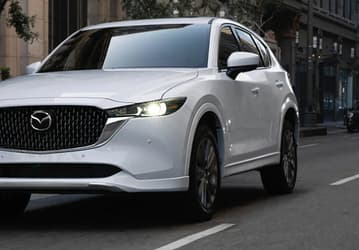 Машины Mazda становятся доступнее и востребованнее на российском рынке. Названа средняя цена новых Mazda CX-5, Mazda 6 и Mazda CX-50 по данным Auto.ru
