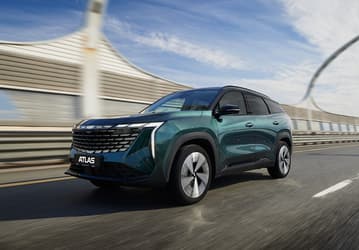 Популярный бестселлер Geely Atlas подешевел в России: скидки выросли до 250 тысяч рублей