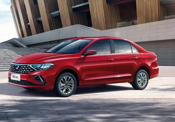 «Китайский Volkswagen Polo» с 6-ступенчатым «автоматом» — всего 1,4 млн рублей. Дилеры избавляются от Jetta VA3, скидки достигают 600 тыс. рублей
