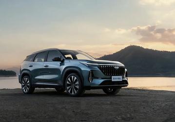 Совершенно новый Geely Atlas следующего поколения за 92,9 тыс. юаней (1 млн рублей), который стал гораздо больше, поступил в продажу в Китае