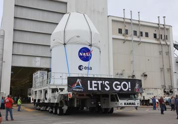 Стыковка ступеней SLS и заправка Orion: финальное тестирование перед стартом Artemis II в 2025 году