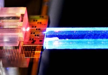 Ученые из Рочестера создали работающую 17-километровую квантовую сеть RoQNET на основе фотонов
