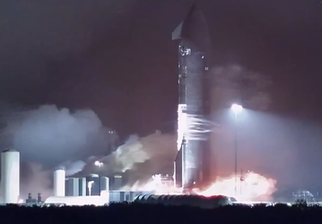 От Starship оторвался осколок, при этом ракету даже не запускали, а просто включили все двигатели сразу