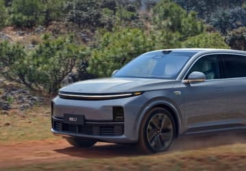 Модернизированные Li L7 2025 и L8 2025 получили улучшенную подвеску и увеличенный запас хода. Названы цены