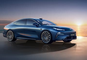 Седан Geely Galaxy Star 8 в разы популярнее Toyota Camry в Китае на старте продаж: 10 000 предзаказов всего за 6 дней