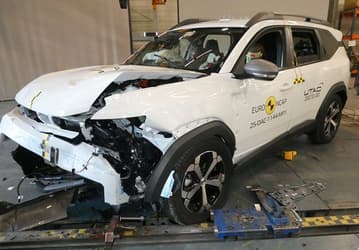 Такой могла стать Lada Niva. Большой и дешёвый кроссовер Dacia Bigster прошёл краш-тесты