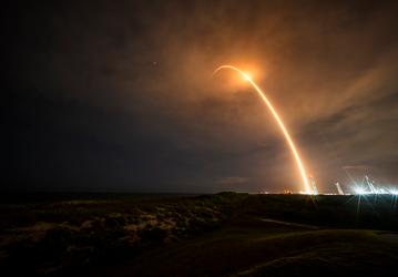Может показаться, что SpaceX запускает ракеты очень часто, но компания уже отстаёт от графика
