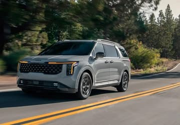 Представлен Kia Carnival 2026: объявлены цены на обновлённый минивэн, который пользуется всё большей популярностью