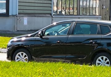 Первая по-настоящему большая партия Lada Iskra — это 50 машин, а собирать будут по три штуки в день