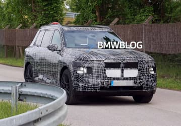 Гибриды пока откладываются: BMW X7 G67 остаётся верен бензиновым и дизельным двигателям