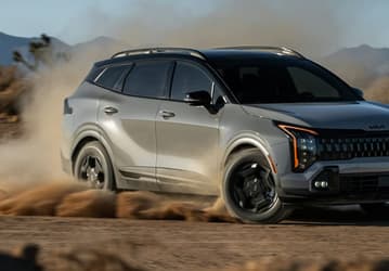 Совершенно новый Kia Sportage подешевел в России уже более чем на 1 миллион рублей (до 3,5 млн рублей) с начала года, но «живых» машин в продаже по-прежнему нет