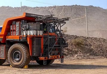 «БелАЗ», подвинься. Представлен 240-тонный карьерный самосвал, который может работать в режиме 24/7 без дозаправки