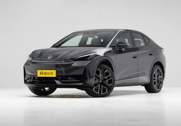 Полноприводный кроссовер Volkswagen ID. Unyx 2025 заметно подешевел в России: заказы принимаются от 3,69 млн рублей (на 500 тыс. рублей меньше, чем в мае)