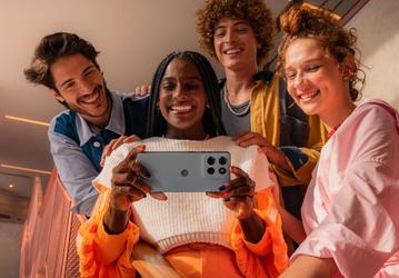 Новая неубиваемая Motorola с IP68/IP69 и MIL-STD-810H, двумя динамиками, разъёмом 3,5 мм, NFC, 50 Мп, экраном 120 Гц и большим аккумулятором. Представлен Moto G66j 5G