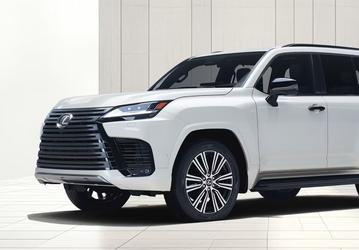 Стало известно, какие машины везут из Белоруссии в Россию. В топе — Toyota Land Cruiser 300, Lexus LX, BMW X5, BMW X7 и Гелендваген   