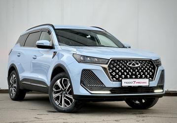 Не берут даже бестселлеры: продажи Lada Vesta  и Chery Tiggo 7 Pro в России упали вдвое за последний год. Лучше всех чувствует себя Geely Monjaro