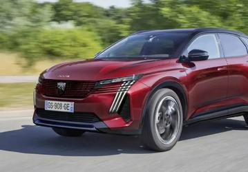 В России начали продавать Peugeot 4008 2025: 170 л.с. и «автомат» за 3,99 млн рублей