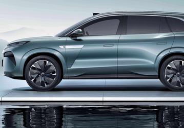 Альтернатива Toyota Highlander и Li Auto L6 — всего 4,5 млн рублей. В России появился 700-сильный гибрид BYD Tang L — «самый крутой китайский кроссовер» по версии китайских СМИ